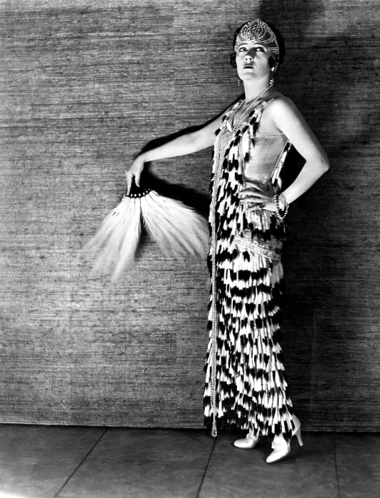 Framed Print : MY AMERICAN WIFE, Gloria Swanson, in a gown made from 3, 000 ermine tails, 1922 Framed Print : MY AMERICAN WIFE, Gloria Swanson, in a gown made from 3, 000 ermine tails, 1922