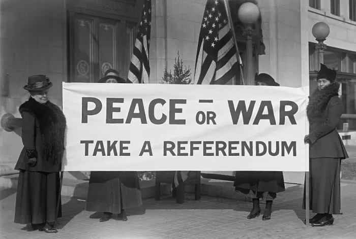 Framed Print : American women pacifists demonstrating in Washington, D.C. 1917