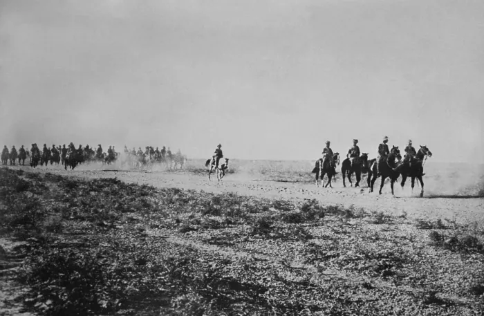 Framed Print : Anglo-Indian cavalry in the desert on the Tigris River in Iraq during World War I. In 1915 they advanced to Ctesiphon before meeting Ottoman resistance Framed Print : Anglo-Indian cavalry in the desert on the Tigris River in Iraq during World War I. In 1915 they advanced to Ctesiphon before meeting Ottoman resistance