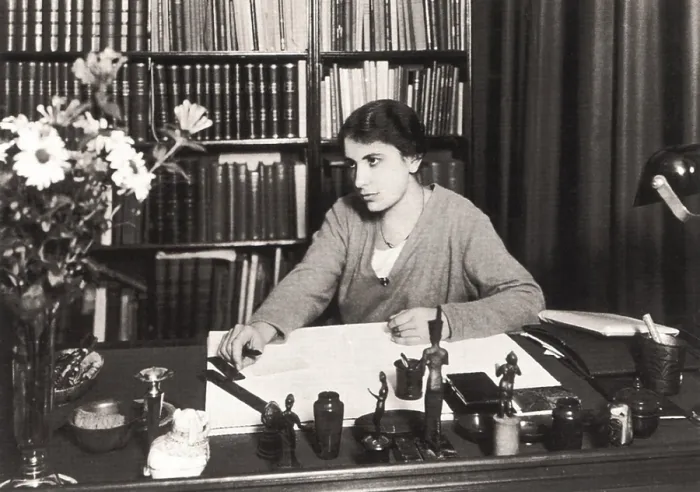 Framed Print : Anna Freud (1895-1982), youngest daughter of Sigmund Freud and founder of child psychoanalysis. Ca. 1920s