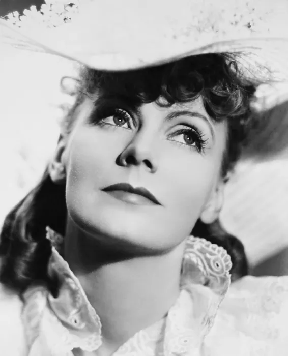 Framed Print : ANNA KARENINA, Greta Garbo, 1935 Framed Print : ANNA KARENINA, Greta Garbo, 1935