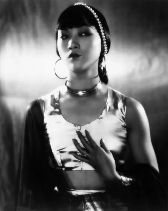 Framed Print : Anna May Wong, ca. late 1920s Framed Print : Anna May Wong, ca. late 1920s