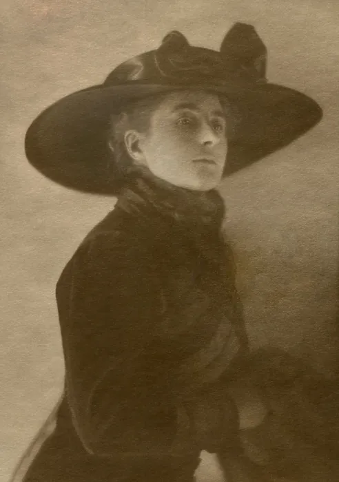 Framed Print : Anne Morgan, the independent minded daughter of financier J. P. Morgan, c. 1905-1915. Photo by Baron Adolph de Meyer (BSLOC_2018_4_216)