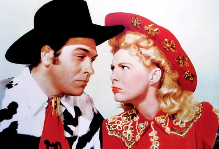 Framed Print : ANNIE GET YOUR GUN, Betty Hutton, Howard Keel, 1950