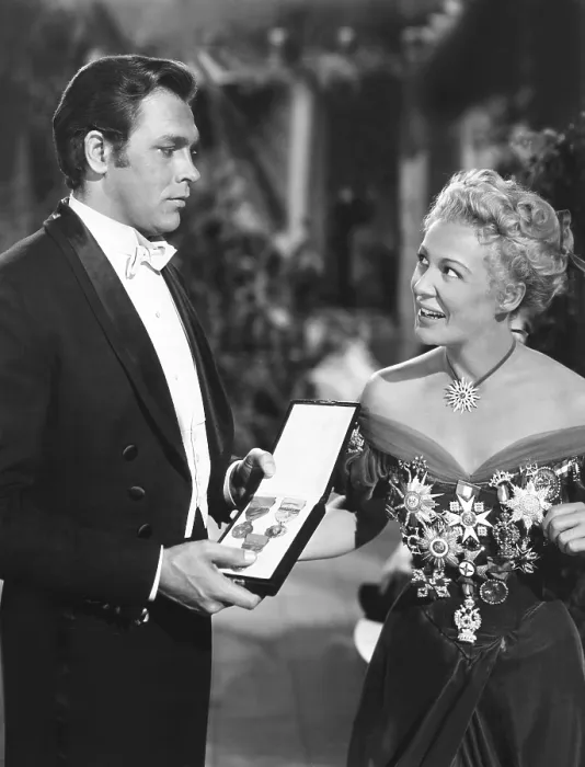 Framed Print : ANNIE GET YOU GUN, from left: Howard Keel, Betty Hutton, 1950 Framed Print : ANNIE GET YOU GUN, from left: Howard Keel, Betty Hutton, 1950
