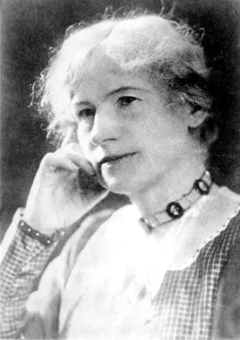 Framed Print : Annie Oakley, (aka: Phoebe Anne Oakley Moses), in the last photo taken of her, circa 1926, at approximately age 66. Credit: CSU Archives / Everett Collection