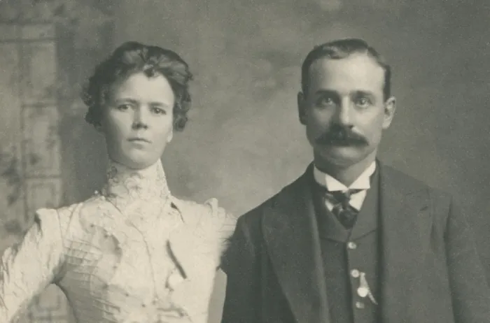 Framed Print : Annie Rogers with Harvey Logan, who rode with Butch Cassidys Wild Bunch gang, c. 1900-1901. She was born Della Moore and worked as a prostitute before traveling with Curry Framed Print : Annie Rogers with Harvey Logan, who rode with Butch Cassidys Wild Bunch gang, c. 1900-1901. She was born Della Moore and worked as a prostitute before traveling with Curry