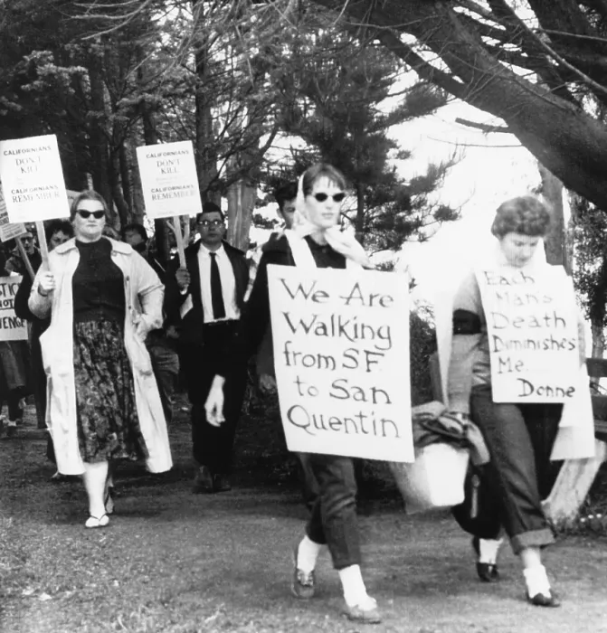 Framed Print : Anti-capital punishment demonstrators marched to San Quentin Prison May 1, 1960