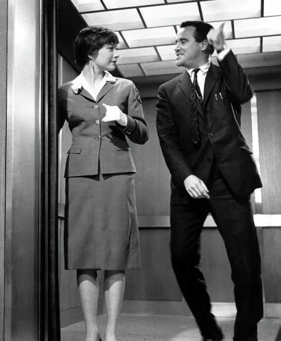 Framed Print : THE APARTMENT, Shirley MacLaine, Jack Lemmon, 1960