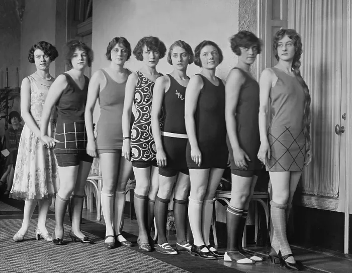 Framed Print : Applicants to the Paramount Motion Picture School, dressed in fashionable bathing suits and rolled stockings, 1925 Framed Print : Applicants to the Paramount Motion Picture School, dressed in fashionable bathing suits and rolled stockings, 1925