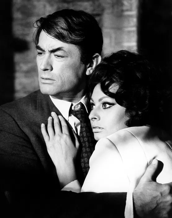 Framed Print : ARABESQUE, from left, Gregory Peck, Sophia Loren, 1966
