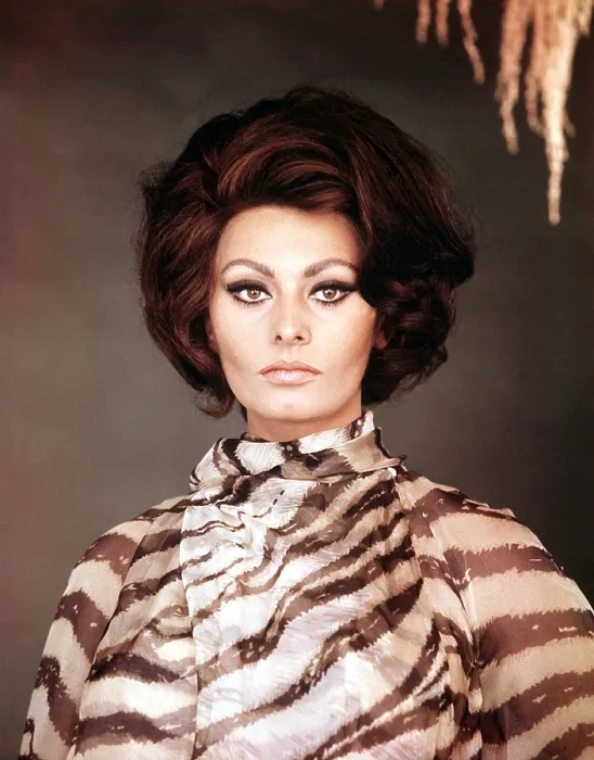 Framed Print : ARABESQUE, Sophia Loren, 1966