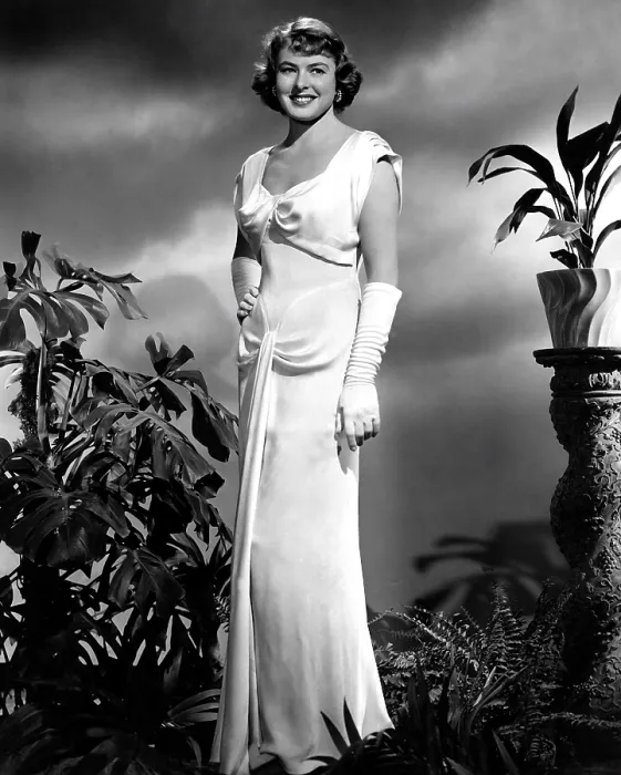Framed Print : ARCH OF TRIUMPH, Ingrid Bergman, in a white crepe gown by Edith Head, 1948