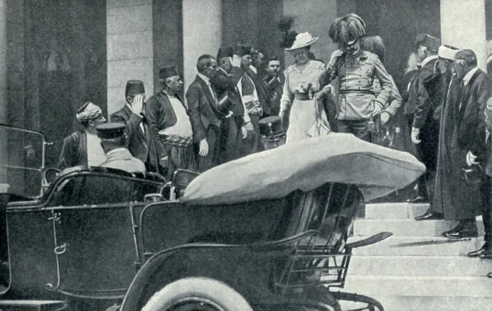 Framed Print : Archduke Franz-Ferdinand and his wife in Sarajevo, Bosnia. The heir to the Austrian throne is about to enter the open car in which he would be assassinated. June 28, 1914