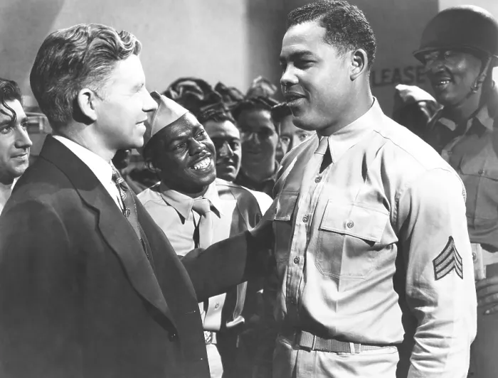 Framed Print : THIS IS THE ARMY, from left: George Murphy, Joe Louis, 1943