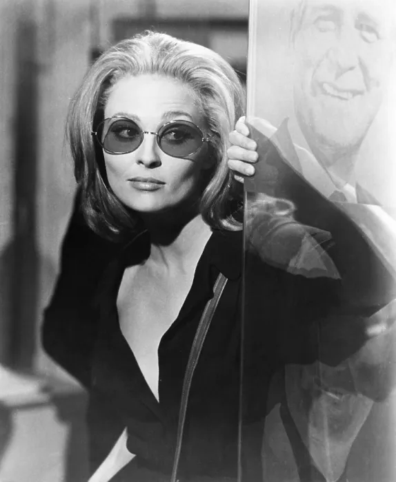 Framed Print : THE ARRANGEMENT, Faye Dunaway, 1969 Framed Print : THE ARRANGEMENT, Faye Dunaway, 1969