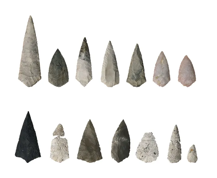 Framed Print : Arrow tips (c. 3000 BC). Mesolithic art. SPAIN. Pontevedra. Pontevedra Museum. Proc: SPAIN. Moaa. Dolmen of Chan de Armada. AISA / Everett Collection**US SALES ONLY**