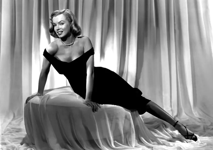 Framed Print : THE ASPHALT JUNGLE, Marilyn Monroe, 1950