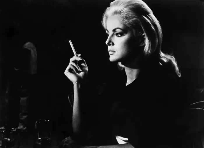 Framed Print : ASSAULT ON A QUEEN, Virna Lisi, 1966