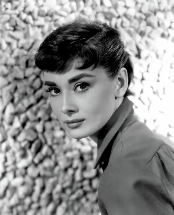 Framed Print : Audrey Hepburn, 1954