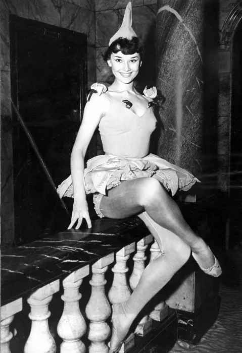 Framed Print : AUDREY HEPBURN, pre-Hollywood, in a London chorus