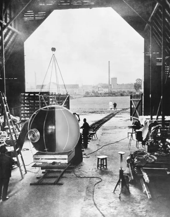 Framed Print : Auguste Piccard's nacelle under construction, in which he will rise to the stratosphere