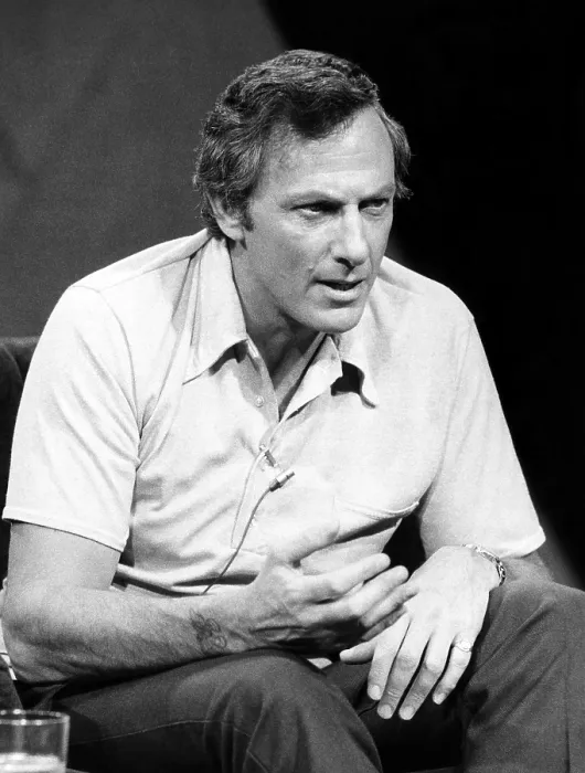 Framed Print : Author Clifford Irving, ca. 1974. Courtesy: CSU Archives / Everett Collection. Collection