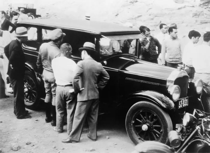 Framed Print : The automobile driven by Mrs. Granville Fortescue at the time of her arrest with Thomas H. Massie and Edmund J