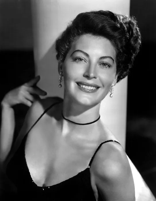 Framed Print : AVA GARDNER Framed Print : AVA GARDNER