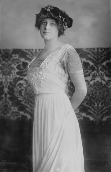 Framed Print : Ava Lowle Astor (aka Ava Lowle Willing), first wife of John Jacob Astor IV, mother of Vincent Astor, mother-in-law of Brooke Astor, circa 1910