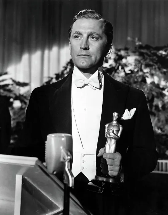 Framed Print : THE BAD AND THE BEAUTIFUL, Kirk Douglas, 1952