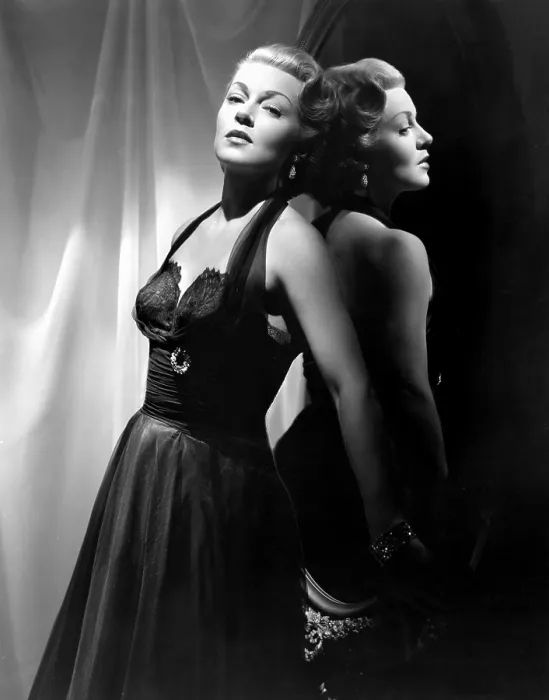 Framed Print : THE BAD AND THE BEAUTIFUL, Lana Turner, 1952 Framed Print : THE BAD AND THE BEAUTIFUL, Lana Turner, 1952