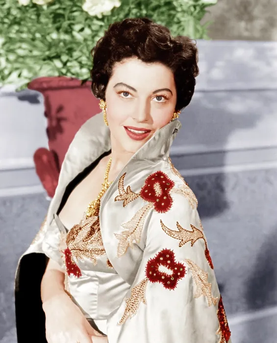 Framed Print : THE BAREFOOT CONTESSA, Ava Gardner, 1954 Framed Print : THE BAREFOOT CONTESSA, Ava Gardner, 1954