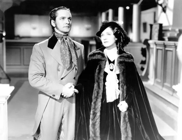 Framed Print : THE BARRETTS OF WIMPOLE STREET, Fredric March, Norma Shearer, 1934