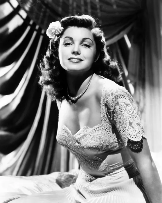 Framed Print : BATHING BEAUTY, Esther Williams, 1944