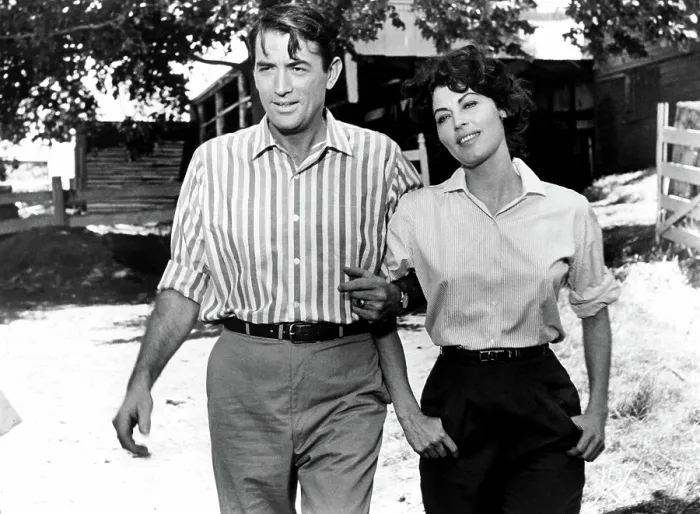 Framed Print : ON THE BEACH, Gregory Peck, Ava Gardner, 1959 Framed Print : ON THE BEACH, Gregory Peck, Ava Gardner, 1959