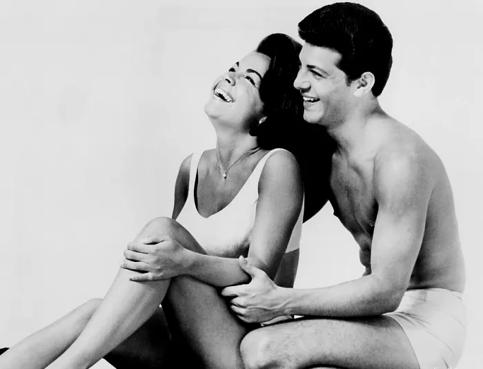 Framed Print : BEACH PARTY, Annette Funicello, Frankie Avalon, 1963