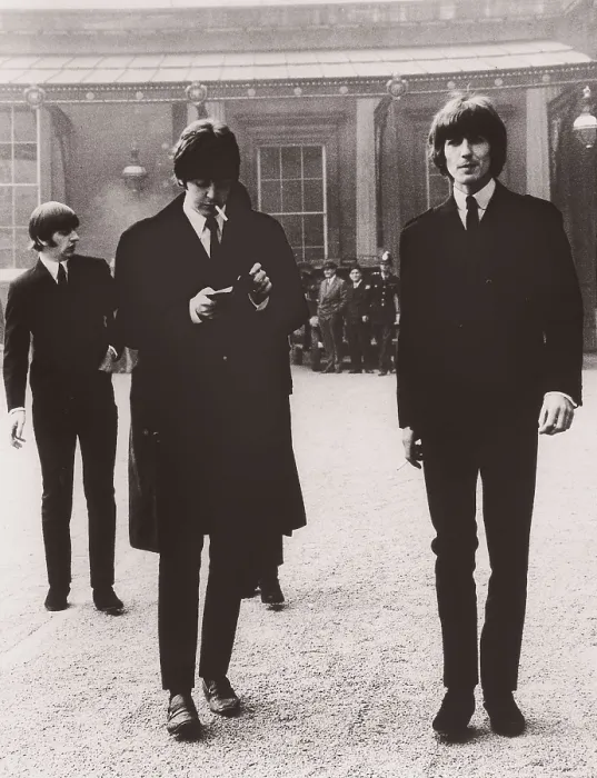 Framed Print : The Beatles at Buckingham Palace after receiving the award as Knights of the British Empire (1965). From left to right, Ringo Starr, Paul McCartney and George Harrison Framed Print : The Beatles at Buckingham Palace after receiving the award as Knights of the British Empire (1965). From left to right, Ringo Starr, Paul McCartney and George Harrison