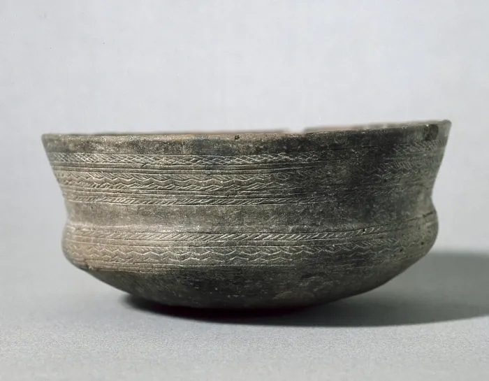 Framed Print : Bell-Beaker saucepan. Bronze Age. Ceramics. SPAIN. Cordoba. Archaeological Museum of Cordoba. Proc: SPAIN. ANDALUSIA. Fuente Palmera. - P Framed Print : Bell-Beaker saucepan. Bronze Age. Ceramics. SPAIN. Cordoba. Archaeological Museum of Cordoba. Proc: SPAIN. ANDALUSIA. Fuente Palmera. - P