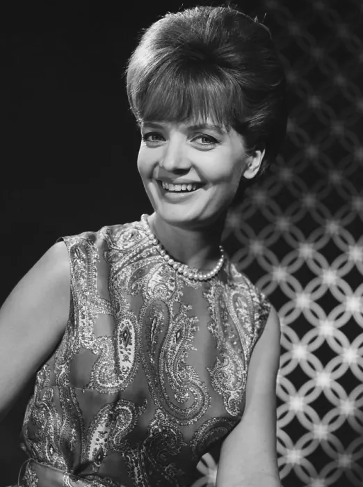 Framed Print : THE BELL TELEPHONE HOUR, Florence Henderson, Summer Music Theater, (Season 6, episode 620, aired July 28, 1964), 1959-1968 Framed Print : THE BELL TELEPHONE HOUR, Florence Henderson, Summer Music Theater, (Season 6, episode 620, aired July 28, 1964), 1959-1968