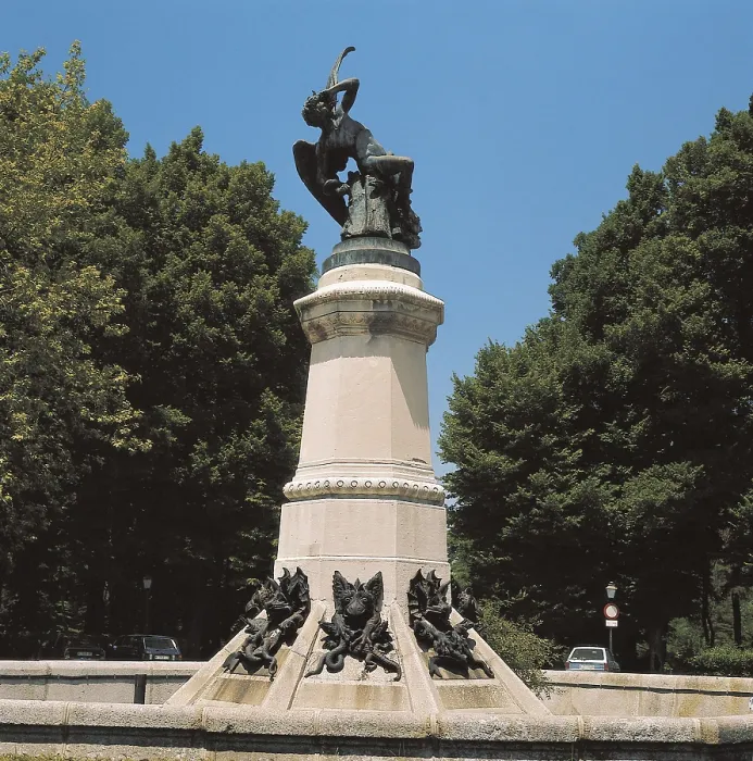 Framed Print : BELLVER Y RAMONRicardo (1845-1924). Fallen Angel. ca. 1878. SPAIN. Madrid. Retiro Park. Sculpture on bronze. AISA / Everett Collection (62262)**US SALES ONLY**