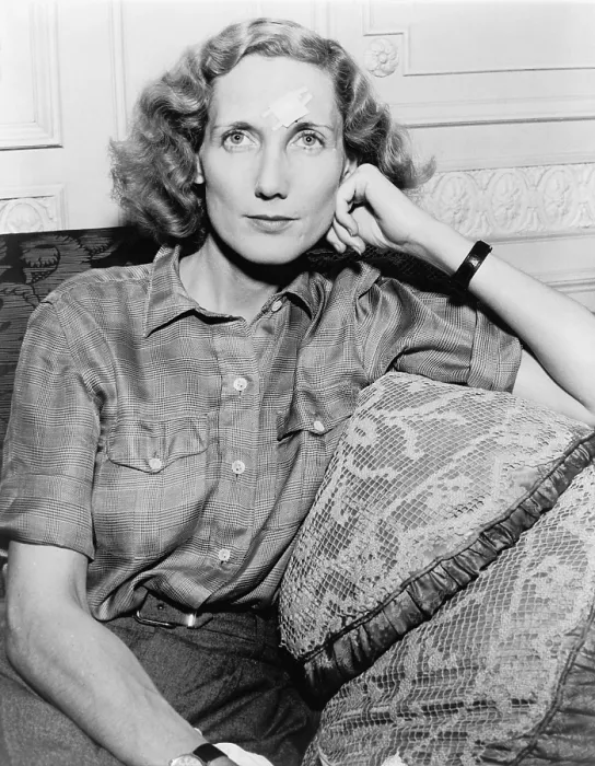Framed Print : Beryl Markham (1902-1986), British born emigrant to Kenya, grew up among Africans