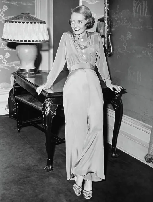 Framed Print : Bette Davis at home, 1933 Framed Print : Bette Davis at home, 1933