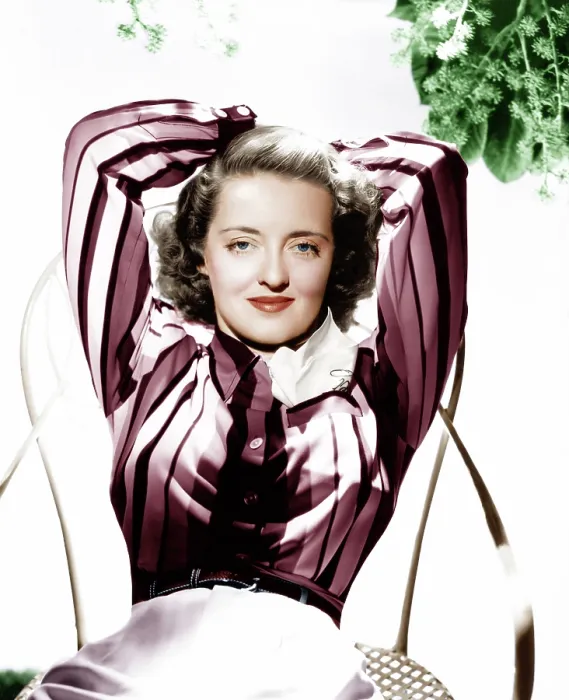 Framed Print : Bette Davis, late 1930s Framed Print : Bette Davis, late 1930s