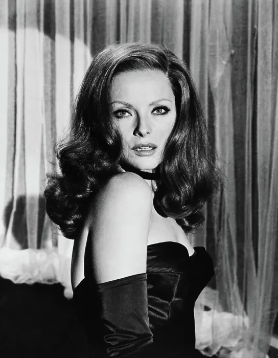 Framed Print : BETTER A WIDOW, (aka MEGLIO VEDOVA), Virna Lisi, 1968