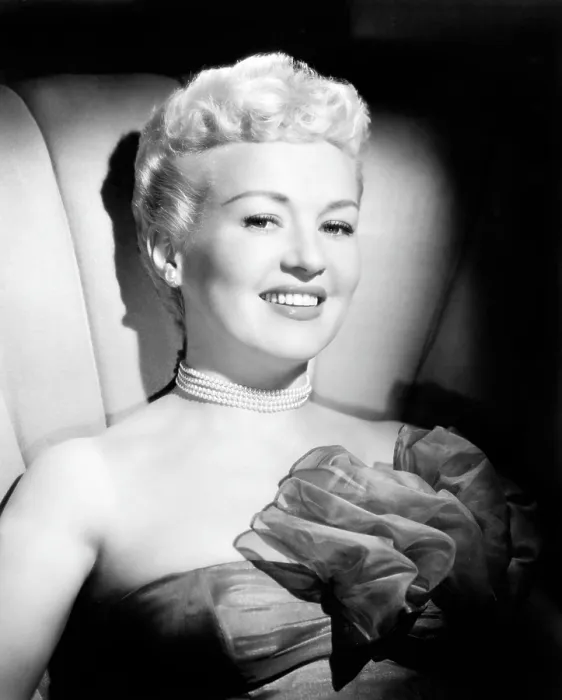 Framed Print : BETTY GRABLE, 20th Century-Fox, late 1940s