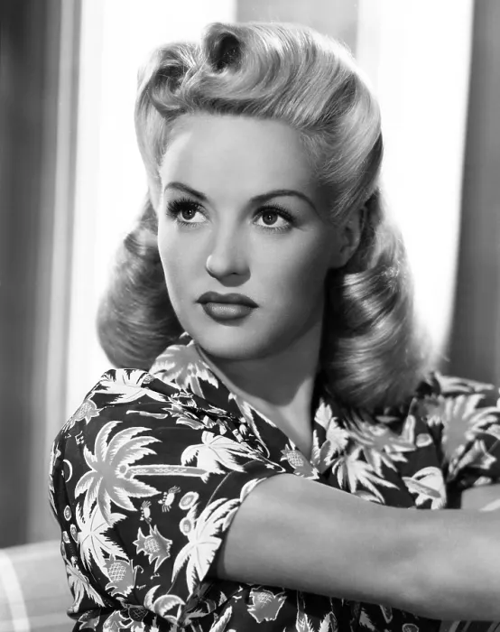 Framed Print : Betty Grable, ca. early 1940s Framed Print : Betty Grable, ca. early 1940s