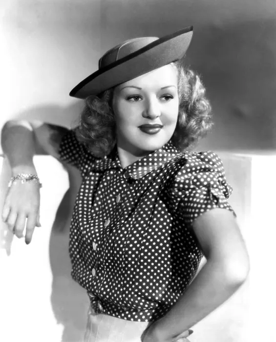Framed Print : BETTY GRABLE, Paramount Pictures, late 1930s