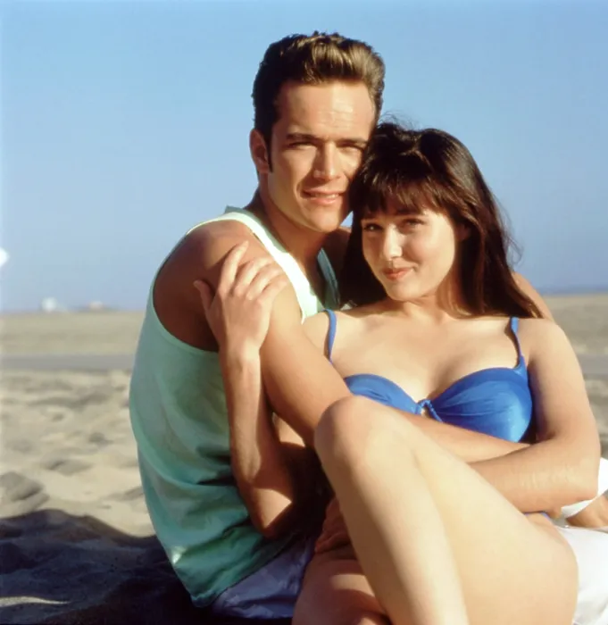 Framed Print : BEVERLY HILLS 90210, (from the left): Luke Perry, Shannen Doherty, (1991), 1990-2000 Framed Print : BEVERLY HILLS 90210, (from the left): Luke Perry, Shannen Doherty, (1991), 1990-2000