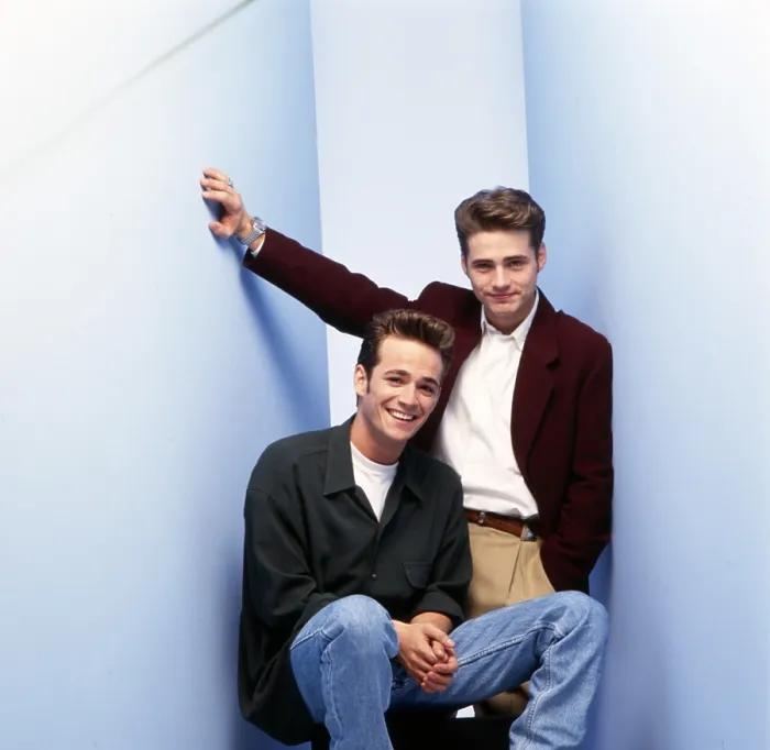 Framed Print : BEVERLY HILLS, 90210, from left: Luke Perry, Jason Priestley, 1990-2000